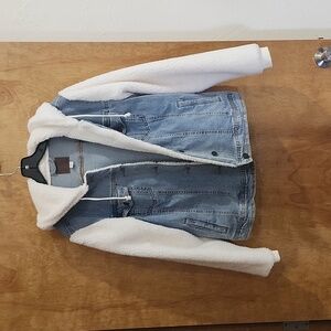 Oversized maurices Jean and sherpa jacket white sleeves and center Jean material